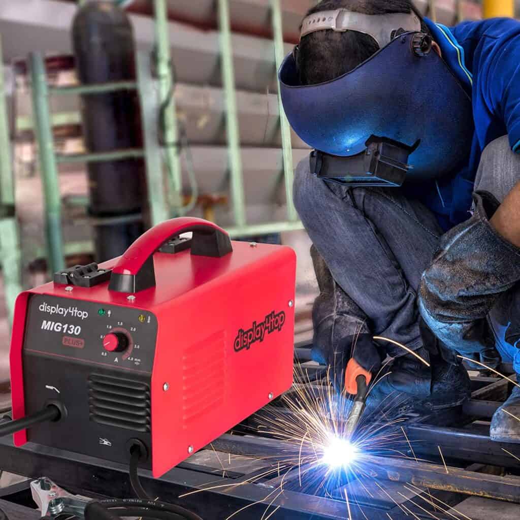 How Many Amps Does a 110V Welder Use? Weld Gears