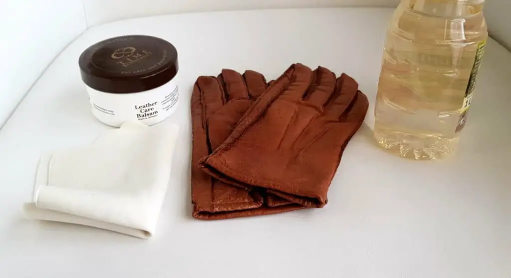 How to Clean Leather Welding Gloves 1
