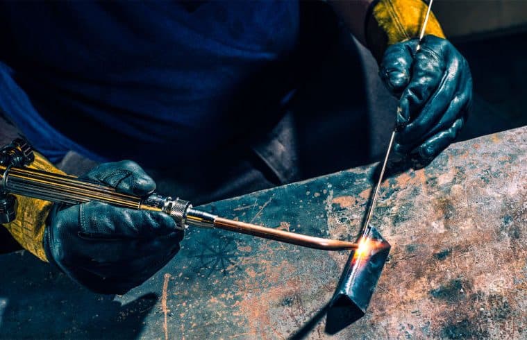 7 Advantages and 7 Disadvantages of Gas Welding