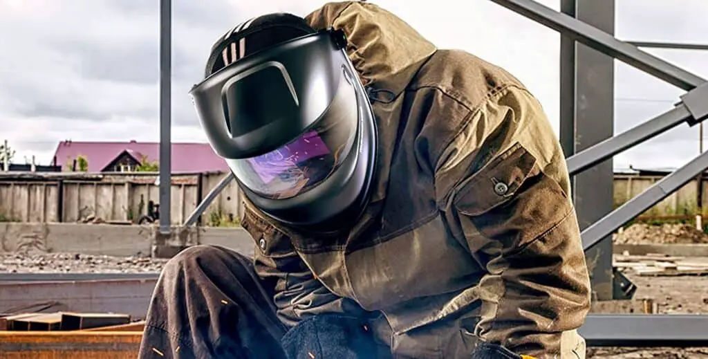 Do Solar Welding Helmets Have Batteries